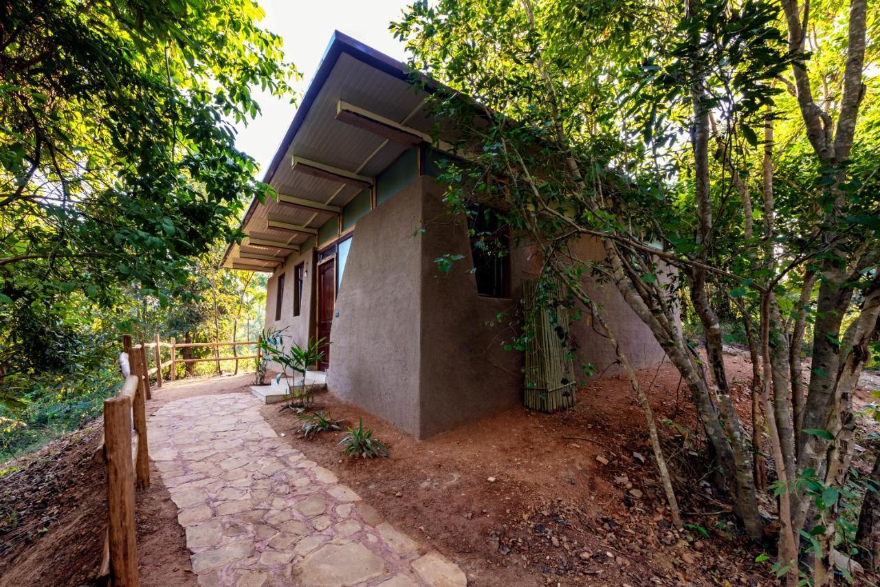 Kanha Jungle Camp Zewnętrze zdjęcie