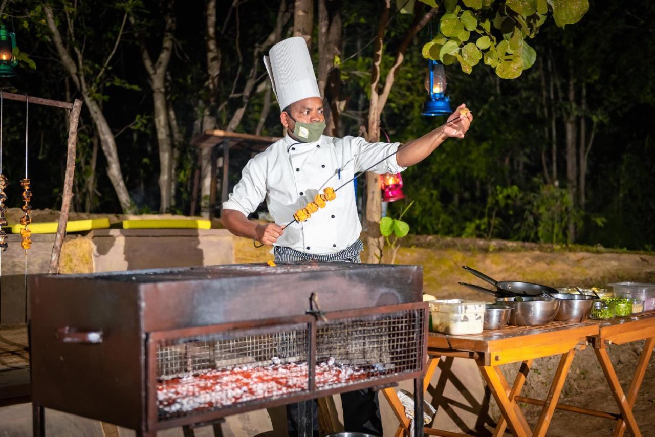 Kanha Jungle Camp Zewnętrze zdjęcie